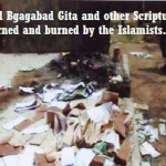 Muzułamnie zniszczyli hinduistczną świątynię i spalili Bhagawadgitę