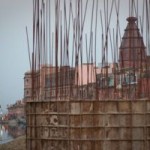 Polska strona- przeciwko mostowi we Vrindavan